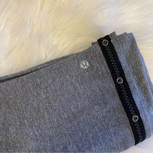 Lululemon Customizable Snap Vinyasa Grey Scarf